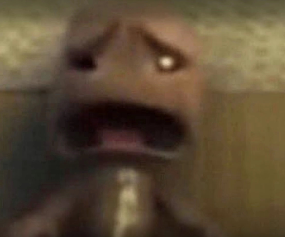 why is this season so focused on this tone deaf non-singing bitch #StrangerThings5