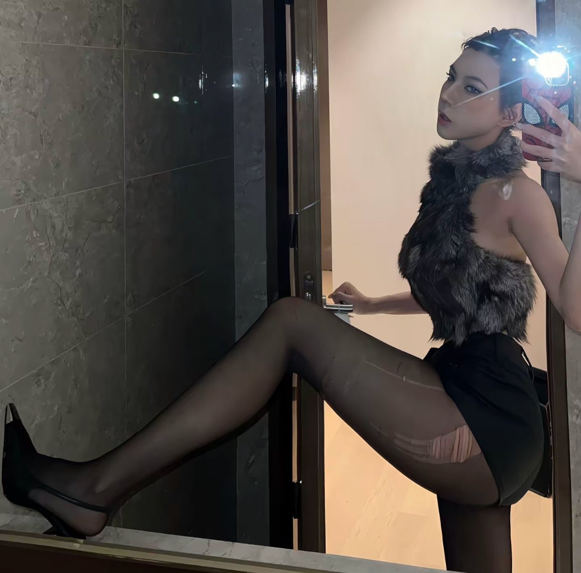 modvvs's tweet image. 