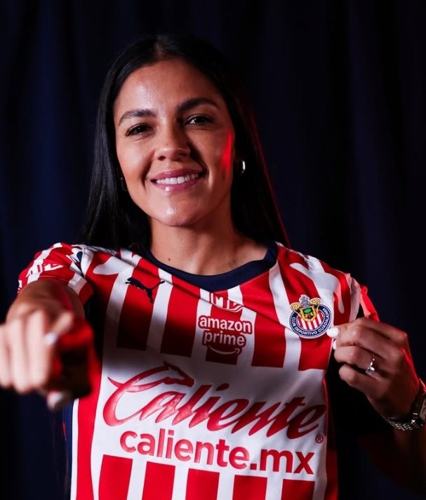 toolentinoo's tweet image. Si quisooooo. 

Tqm @cristinaferral , mete los autogoles que quieras ntp aquí te bancamos 😌🫶