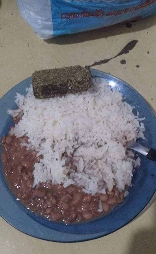 caralitico's tweet image. que nunca falte na mesa de ninguem