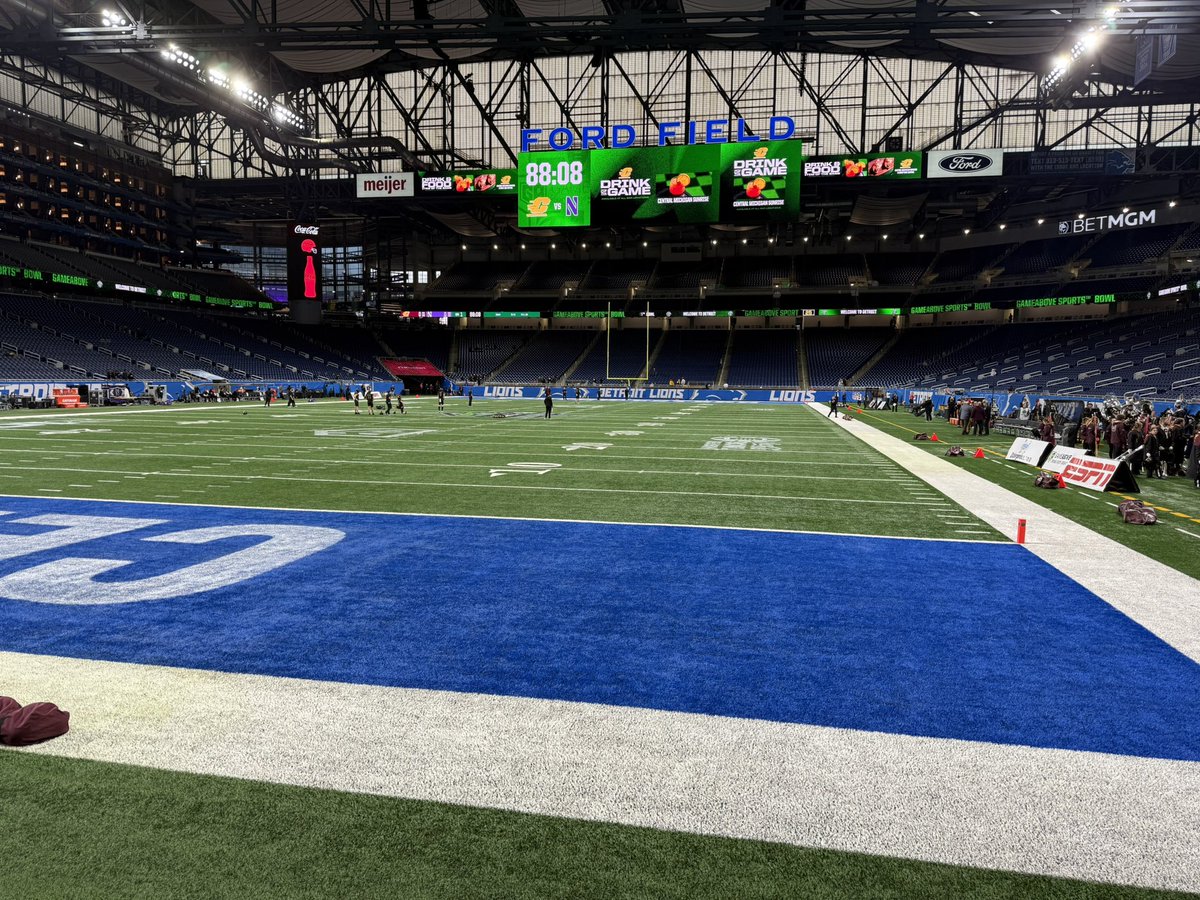 CMU vs Northwestern in the GameAbove Sports bowl.

Tough loss but still a very successful first season for Drinkall and the Chips 🔥 ⬆️