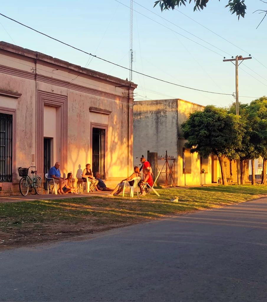 BBeccar's tweet image. Siempre vuelvo a esta foto hermosa. Charlar, hacer silencio, y el tiempo pasa.