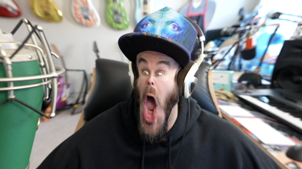 M3RKMUS1C's tweet image. FaZe Booce is NOT having a good day today, man...