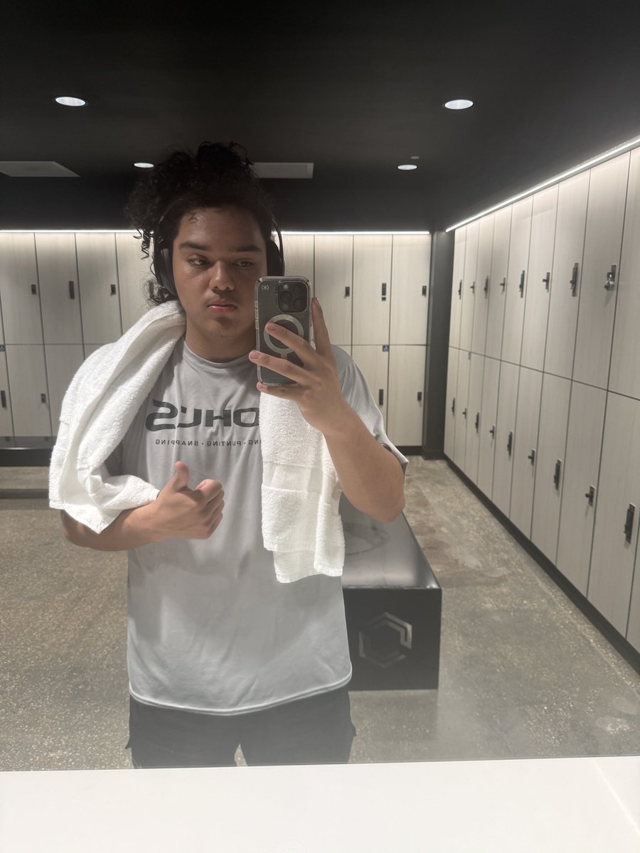 juarez27094's tweet photo. Gym work done today‼️
Leg day🦿(Strength| Kicking Emphasis) : Quads, hamstrings, glutes, and strengthening my hips.
Finished it off with flexibility + Kicking work.
Focused on contact with a Medicine ball and resisted cable swings to help with my kicking mechanics. 
Here’s a quick video from today.

@CoachGiugliano @CoachManzo_ @KohlsKicking @KohlsHighlights @coglesbykicking @RecruitGeorgia @kt_recruiting @Davis33Coach