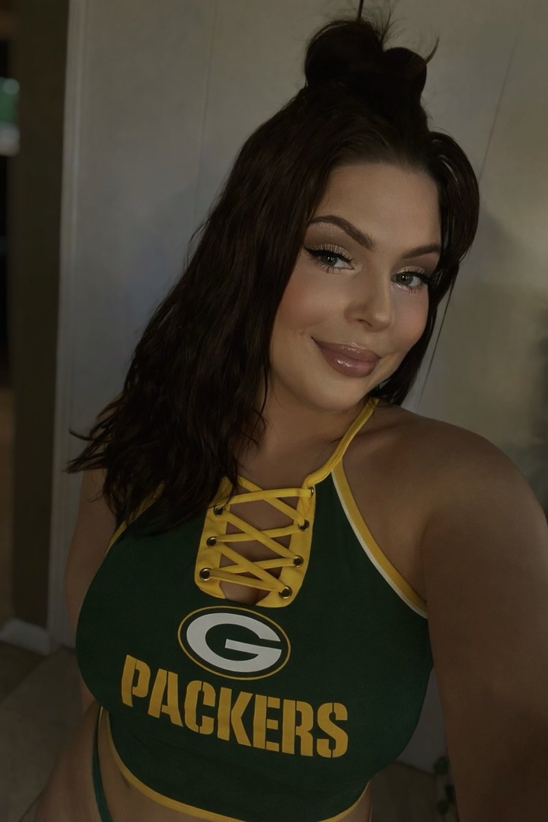 ashlleyraexo's tweet image. Game Day! 
Laced up and fired up
💚🧀💛
#gopackgo