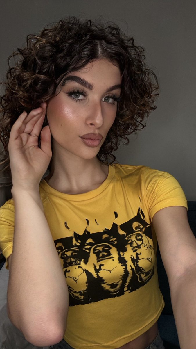 evalatrans's tweet image. C’est mon anniversaire, j’ai 19 ans… je réalise pas 😭🏳️‍⚧️