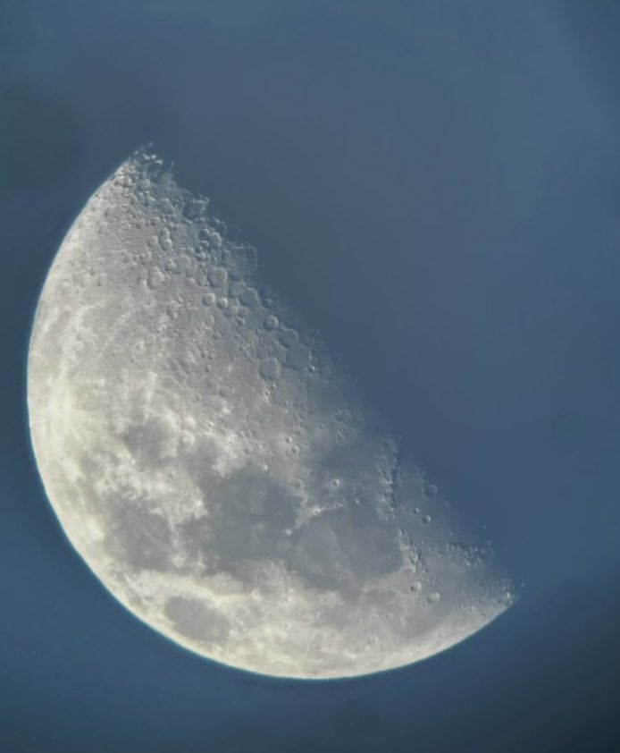 🌓 día 
🇨🇱
<a href="/toro_an/">ana</a> 
<a href="/ALMAObs_esp/">Observatorio ALMA📡</a> 
<a href="/esa_es/">ESA España</a>