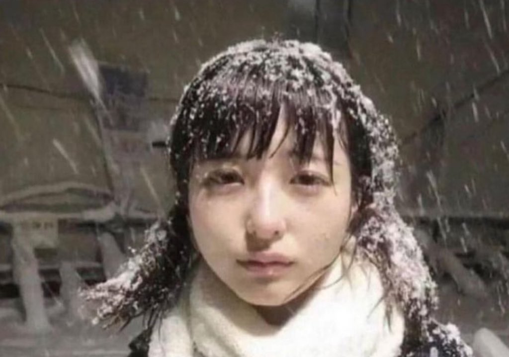 When u want to get into the daisy community cause shes your most favorite Mario character, but the princess side of the Mario community seems to seek out constant conflict and aggression over colorful children's characters, that you just want to stay on your own island.