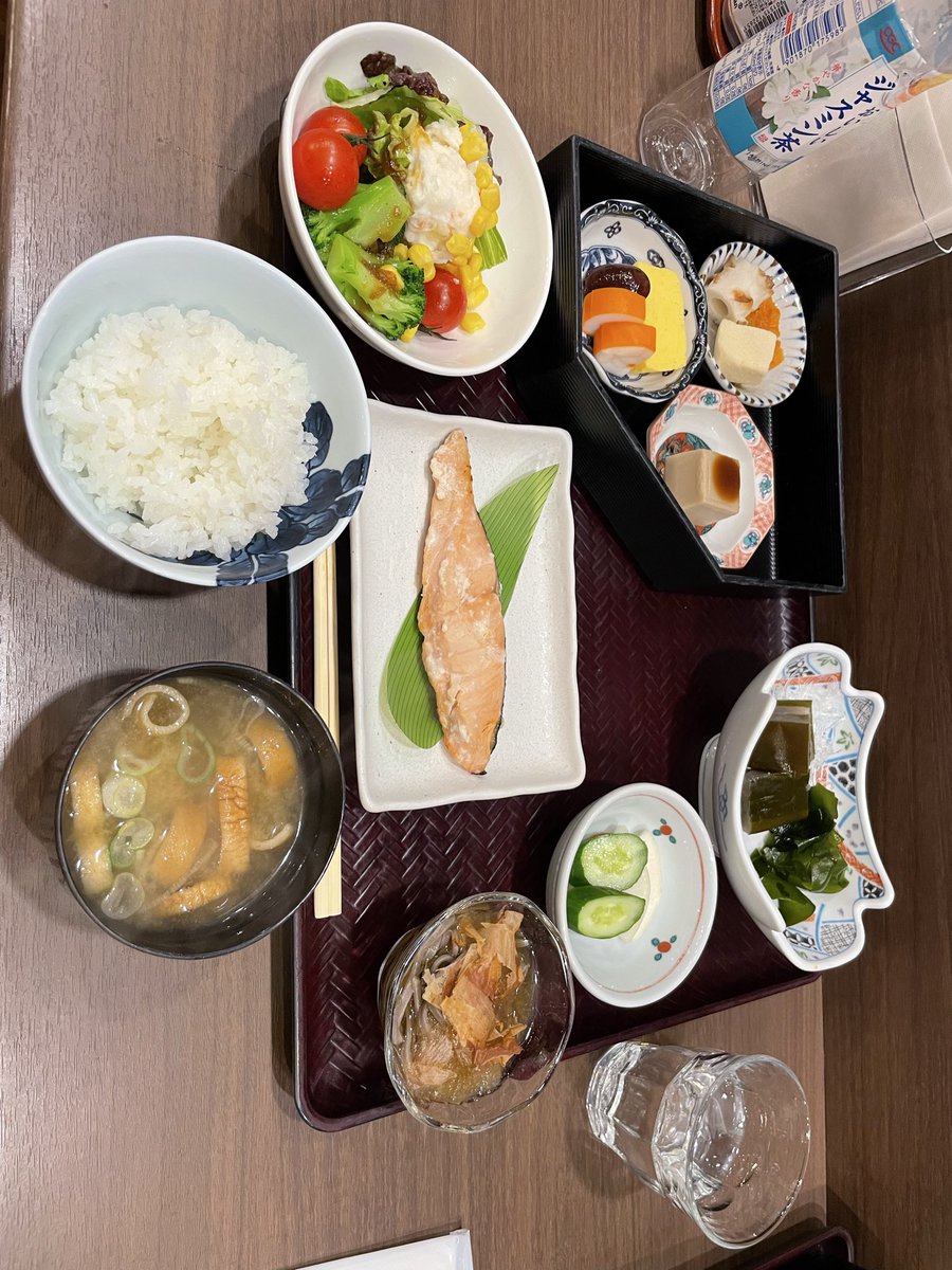 福井旅行🚃　二日目のビジホの朝定🍳カジキマグロの昆布〆絶品でした😊
