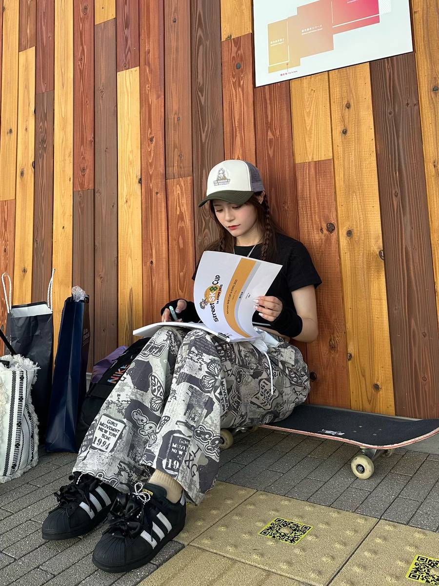 YOL_sports's tweet image. 今年最後の #清司麗菜 (@official_seiji ) の #skatelife は12月29日午前10時に配信です。37回目、長期連載も読者の皆様のおかげです。ところで、今回はNo.1スケボーアイドルから肩書変更希望という話。…僕は仕事を失うのでしょうか。(担当編集)
#NGT48

⏬過去回まとめ読み
yomiuri.co.jp/feature/titlel…