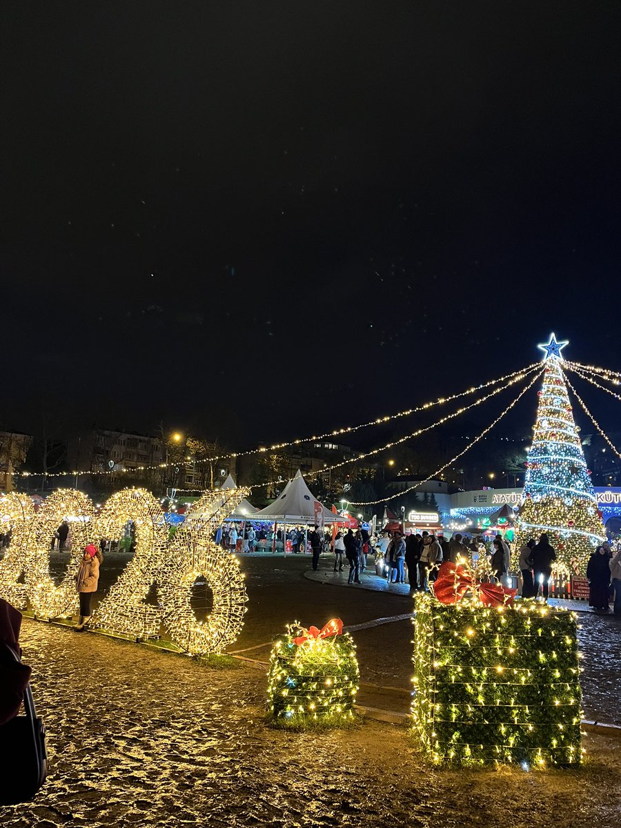 atanamayanftt1's tweet image. Aile 🫶🏻❤️