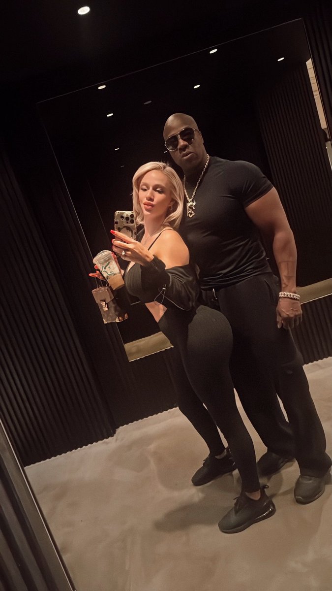 PoshBaby111's tweet photo. @charleston94151 Go now and follow him !!! BBC OF partner ❤️🎁 

https://t.co/EuG4sRkcsp

#anal #bbcpartner #bbc #bigtitty #blonde #titties #hotttt https://t.co/t9UXlbDpiK