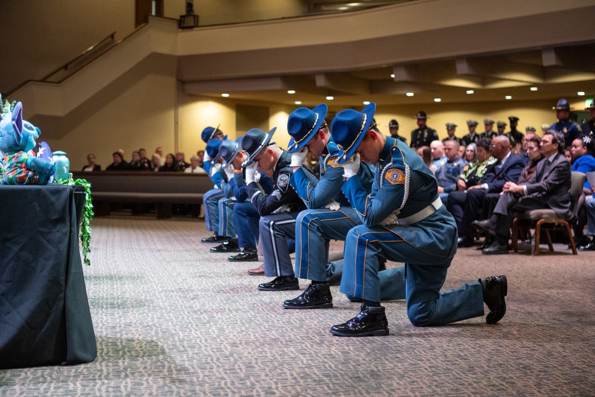 wastatepatrol's tweet photo. We extend our thanks and gratitude to the community for the outpouring of support following the loss of Trooper Tara-Marysa Guting #720 on Dec. 19, 2025. https://t.co/47VBbeMb2T