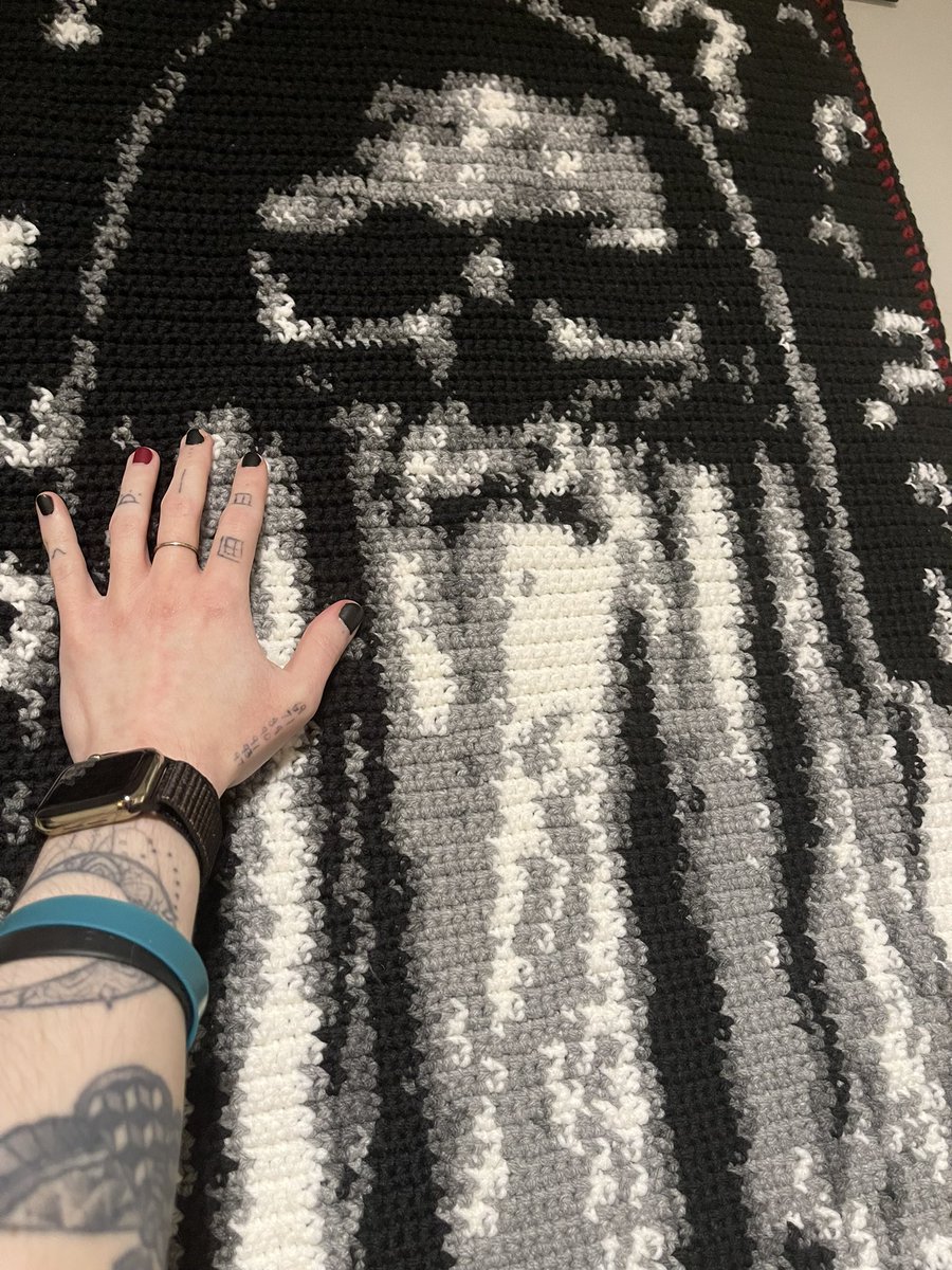 jay141riley's tweet image. he’s donnneeee. featuring hand for size reference lmao 
photo ref by soneysnaps on ig!!