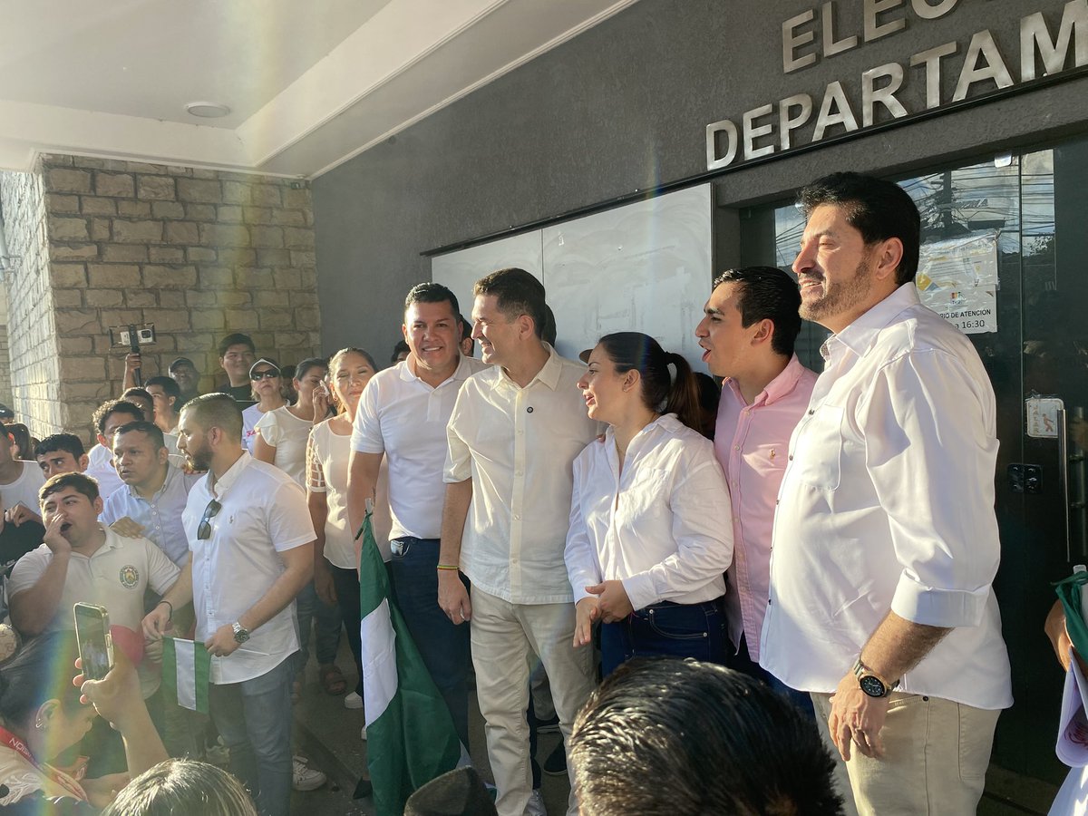 Santa Cruz no se rinde ni se resigna. Con la inscripción de Guido Nayar y Gary Añez comienza una campaña con liderazgo real, proyecto serio y fuerza ciudadana. No venimos a improvisar: venimos a recuperar el lugar que Santa Cruz merece en la economía y la política nacional