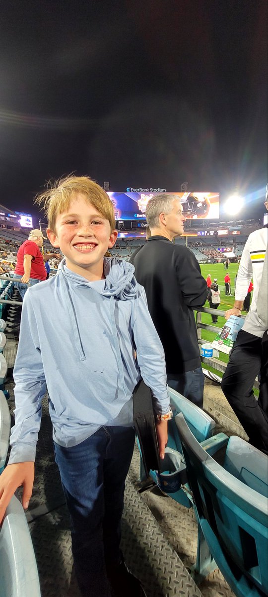 CoachColson's tweet image. Had to slide down to JAX and show my son what a real field looks like. @NFedewaturf