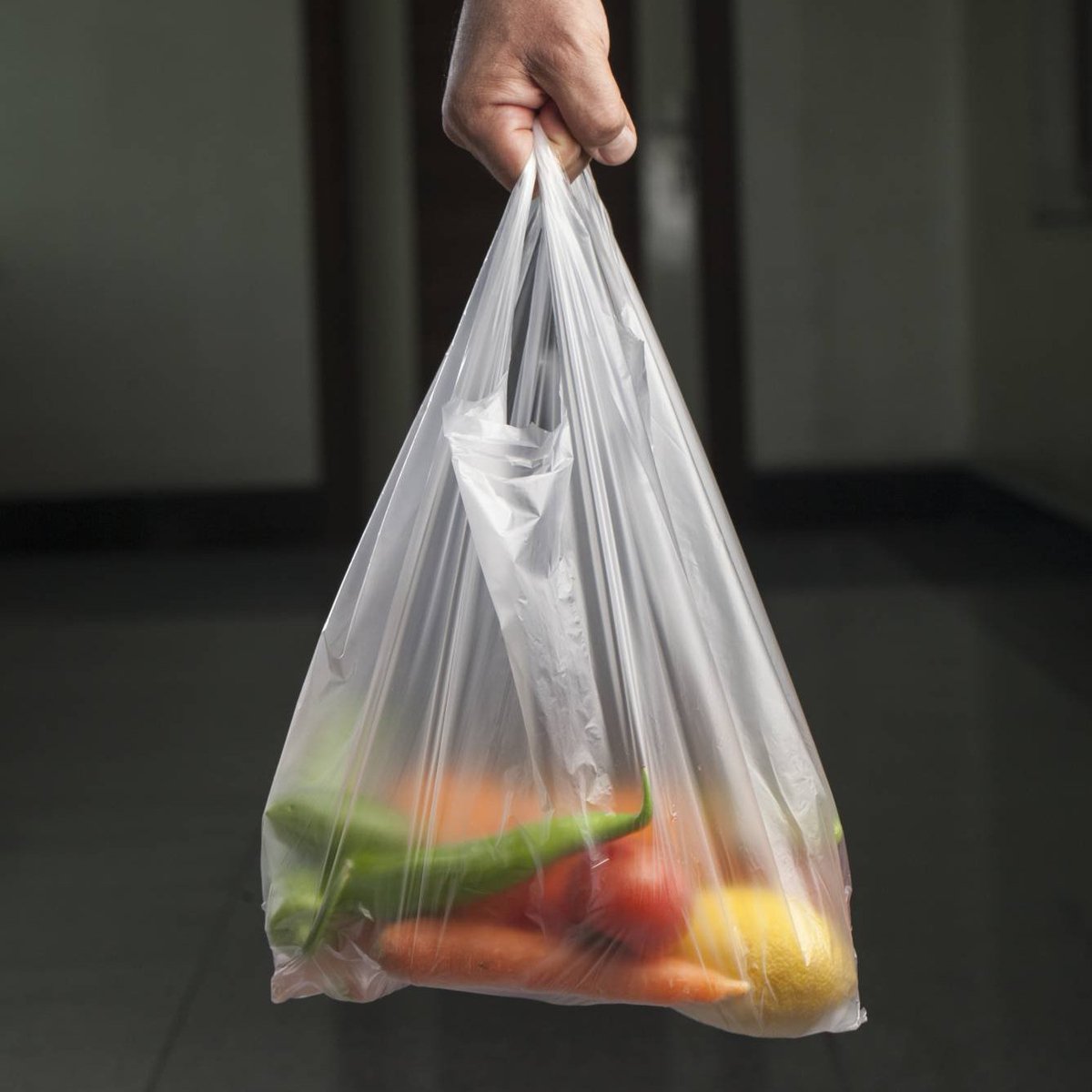 pusholder's tweet image. Plastik poşet fiyatı 2026 yılında 1 TL olacak. (AA)