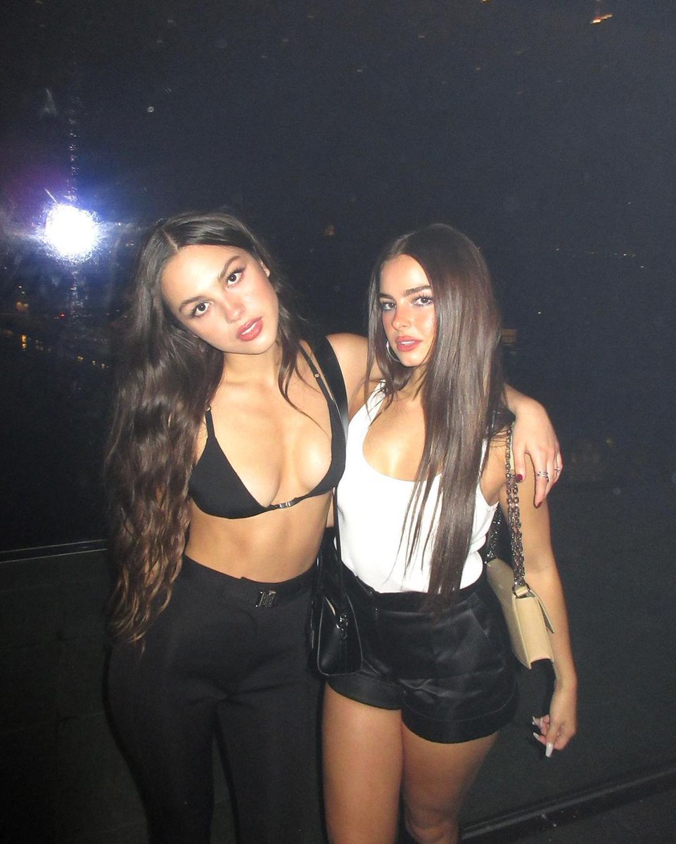 beautifulcelebz's tweet image. Olivia Rodrigo and Addison Rae 😍