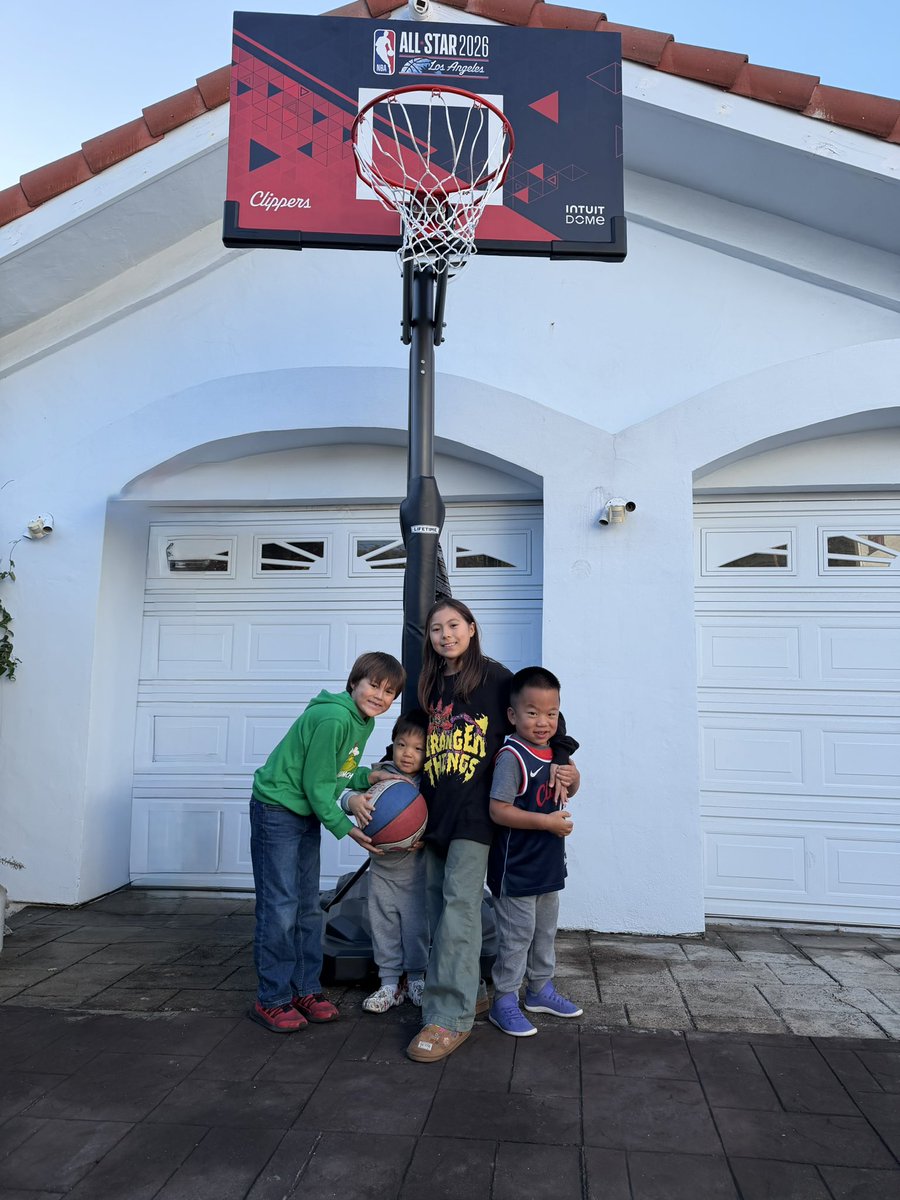 Thank you <a href="/LAClippers/">LA Clippers</a> for the awesome <a href="/NBAAllStar/">#NBAAllStar</a> basketball hoop. The kiddos love it. #ClipperNation