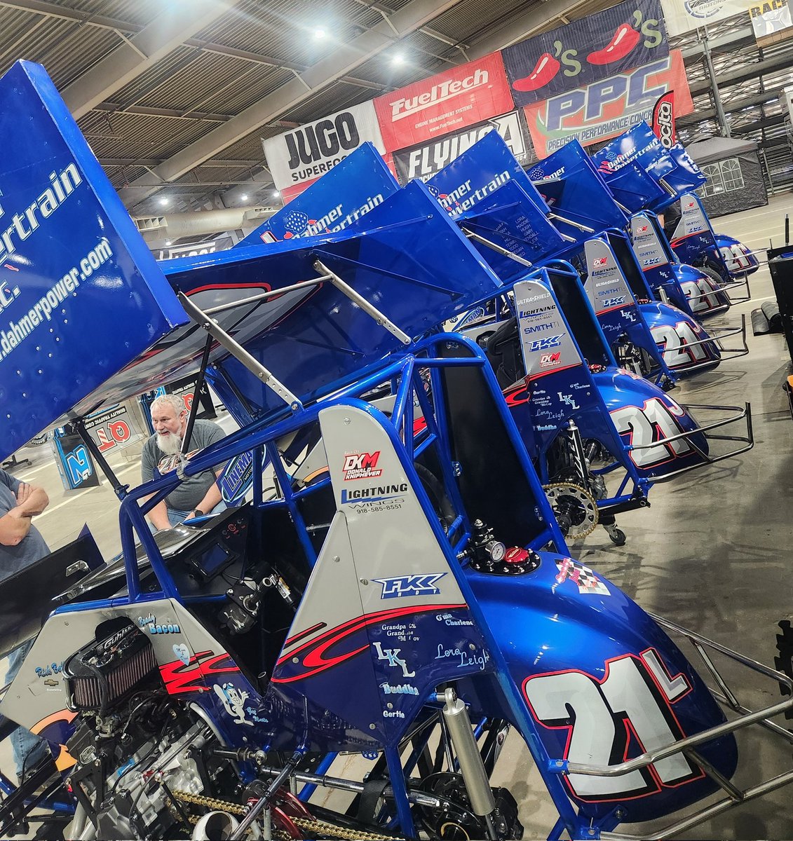 Lora Hinck tweet media