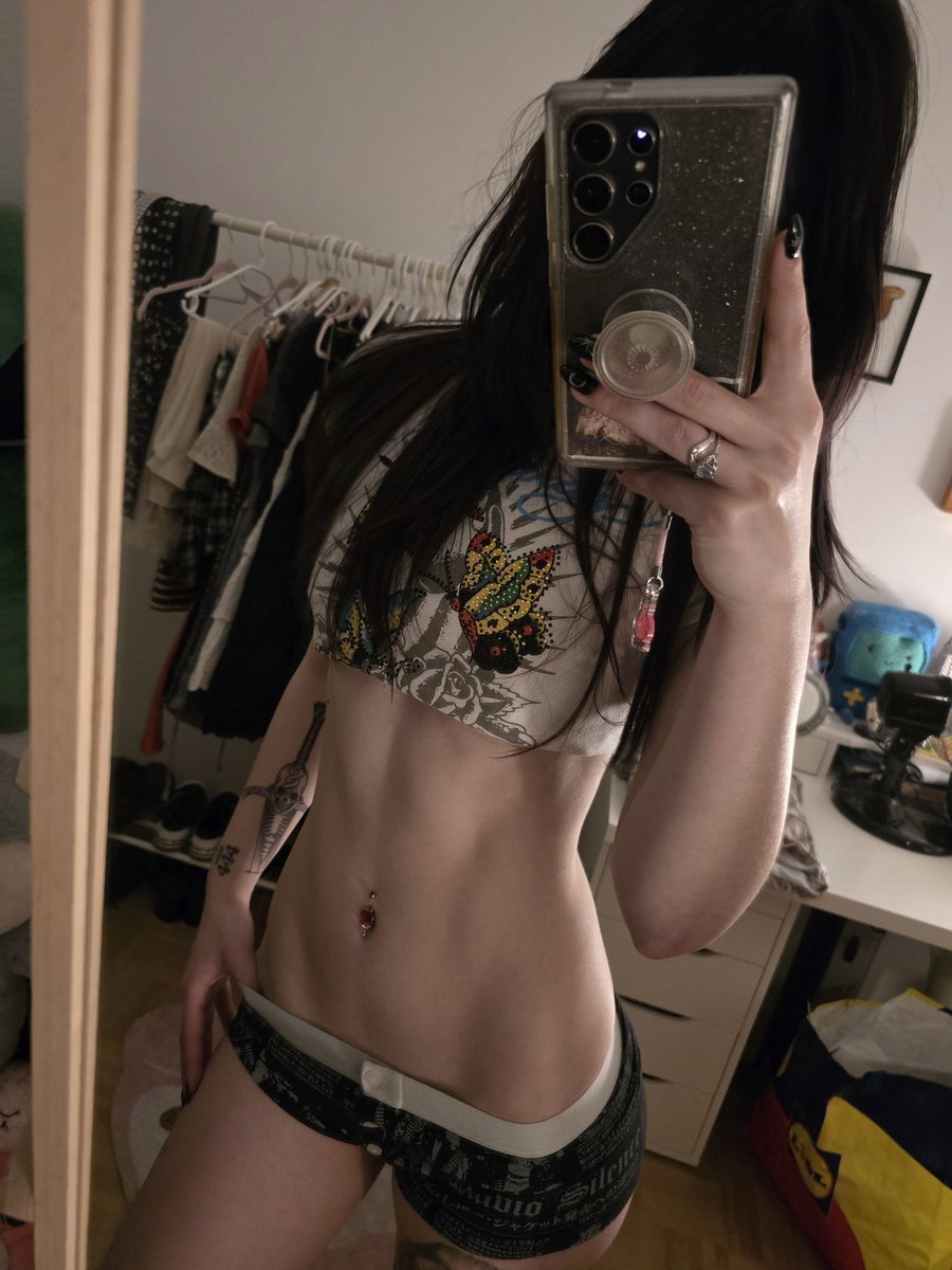 weeniestwee's tweet image. I got the swag, and it's pumping out my ovariessssssss