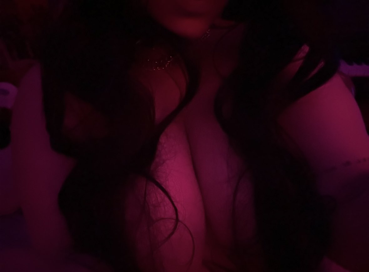 justahornyslut2's tweet photo. Meow

★ She/her
★ 23
★ Switch
★ Bisexual (fem+++)
★ WILL yap 

#nsfw https://t.co/9gQHMraQUe