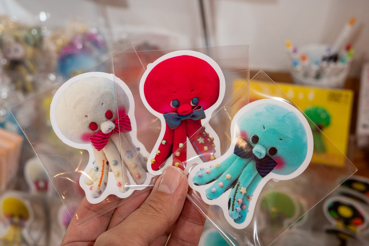 【本日12/28（日）展示最終日】
タキタサキ <a href="/tkt_/">タキタサキ🪴個展中です28日まで</a> 個展「ひとはちのもり」、同時開催うらやまあゆみ <a href="/RainbowPockets/">うらやまあゆみ🌗エブリデイ綿まみれなコミックエッセイ発売中</a> 「たこふぇす」は本日12時〜17時で終了となります。年内最終営業日です。お近くの方は是非お立ち寄り下さい。

▼通販も同時終了です🐙🪴🥛
shop.tokyopixel.jp