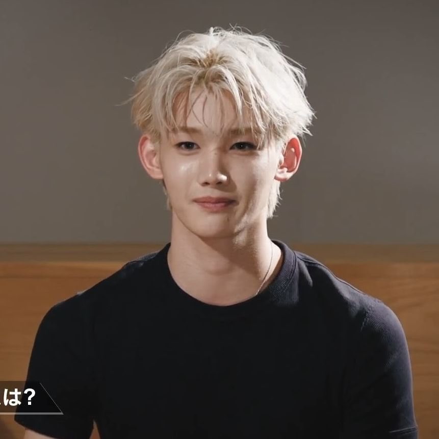 _strawberrymajo's tweet image. jo and his ears - a thread of some pics