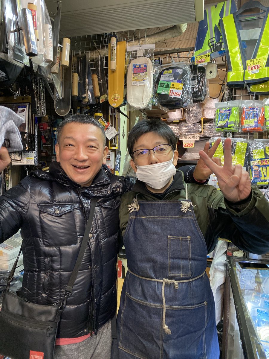 地元のこの店は昔は変形学生服の店で、みんながこぞってジョニーケイの