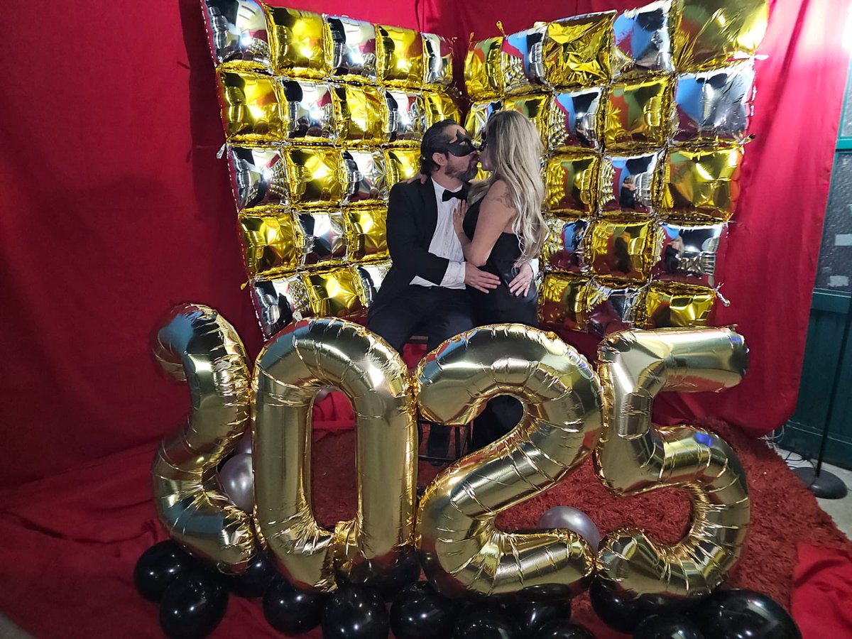 Señor y Señora 🍍 tweet media