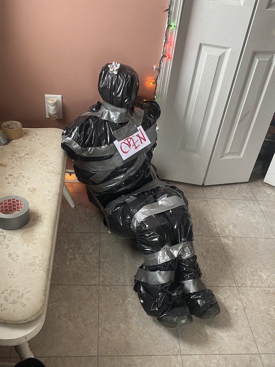 molzysketch's tweet image. I’m never getting invited to a white elephant gift exchange again (it’s a giftcard)