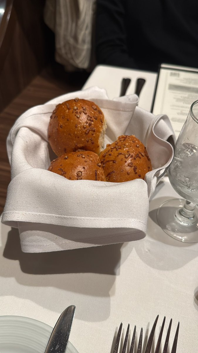 youngporker's tweet photo. Sat down at the table and got reminded of Zach and Danny #blinddraft https://t.co/fhRUW90QOW