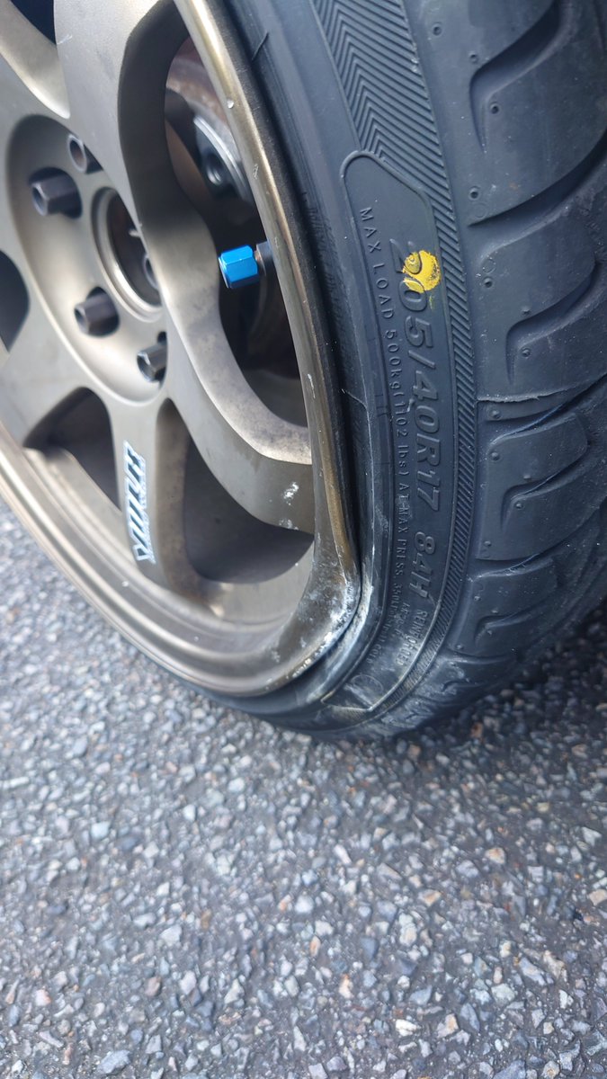 TE37のアルマイトリムに強いホイールリペア屋さんご存知の方居ましたら教えていただきたいです🙇‍♀️🙇‍♀️🙇‍♀️