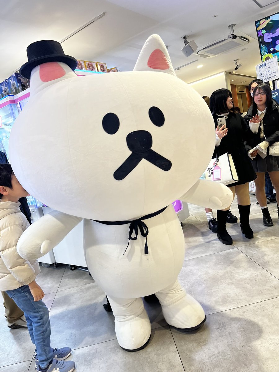 にゃーちゃん！近すぎる！ マジック上手になってる #ユーチューニャー