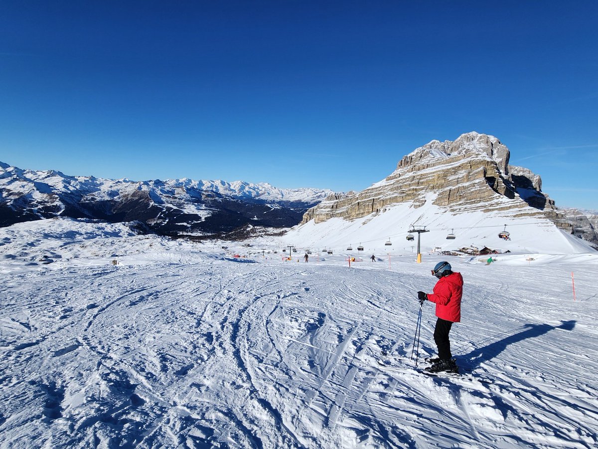 GiulioPirazzi's tweet photo. Foto sparse
#madonnadicampiglio
#groste
#campocarlomagno https://t.co/UJWIxOHn8Z