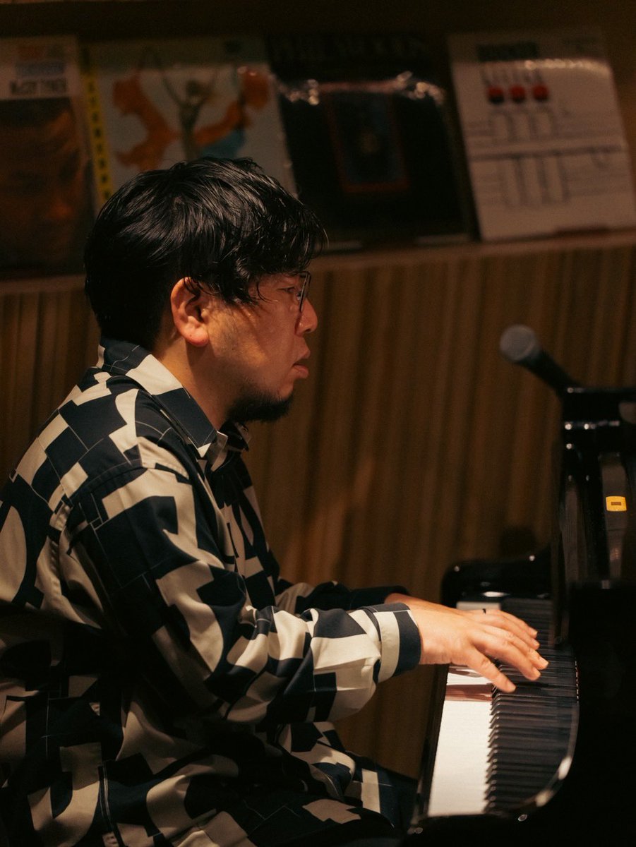MayuWakisaka's tweet photo. @THEMOMENTjazz  での2025年最後のライブ、なんもソールドアウトで終わることが出来ました！
@KotaSayamaPiano との徒然Midtown Duo、2026年も宜しくお願いいたします！！ https://t.co/2GetmhvMCO