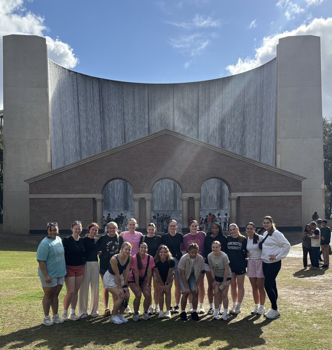 Manchester WBBALL tweet media