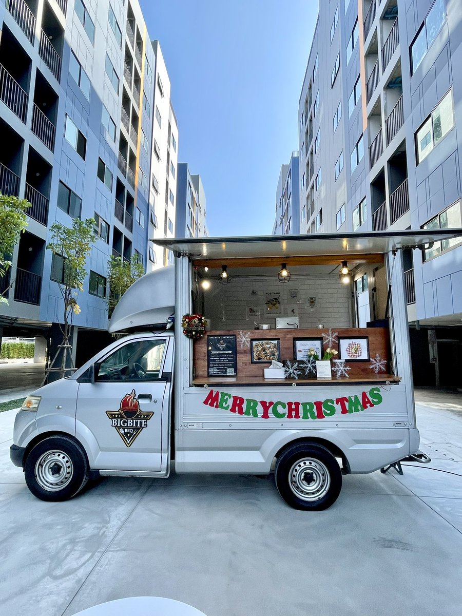 bigbitehouse's tweet image. 🎄Merry Chirstmas ภาพงานบริการจัดเลี้ยงอาหารและขนมรับรองลูกค้า ณ คอนโด The Origin Bangkae 😋
🚩 #TheOrigin 
🙏🏼 #BigBiteCatering ขอบคุณที่ใช้บริการ 

📌 แพคเกจฟู้ดซัพพอร์ต เริ่มต้นเพียง ฿5,500
Line : lin.ee/AFpDLjvG

#foodtruckthailand #foodsupportthailand