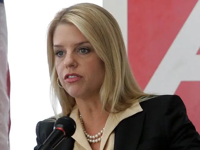 Milajoy's tweet photo. In 10 days the statute of limitations runs out on January 6th. 

And the Attorney General of the United States doesn't seem to care. 

Trump sure got it WRONG with Pam Bondi. 

Utterly tragic. https://t.co/ykFLbR0Hms
