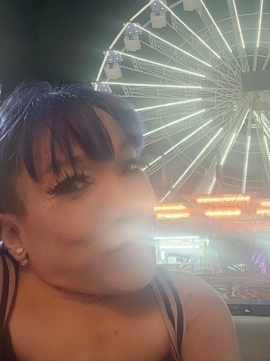 Miss Firefly tweet media