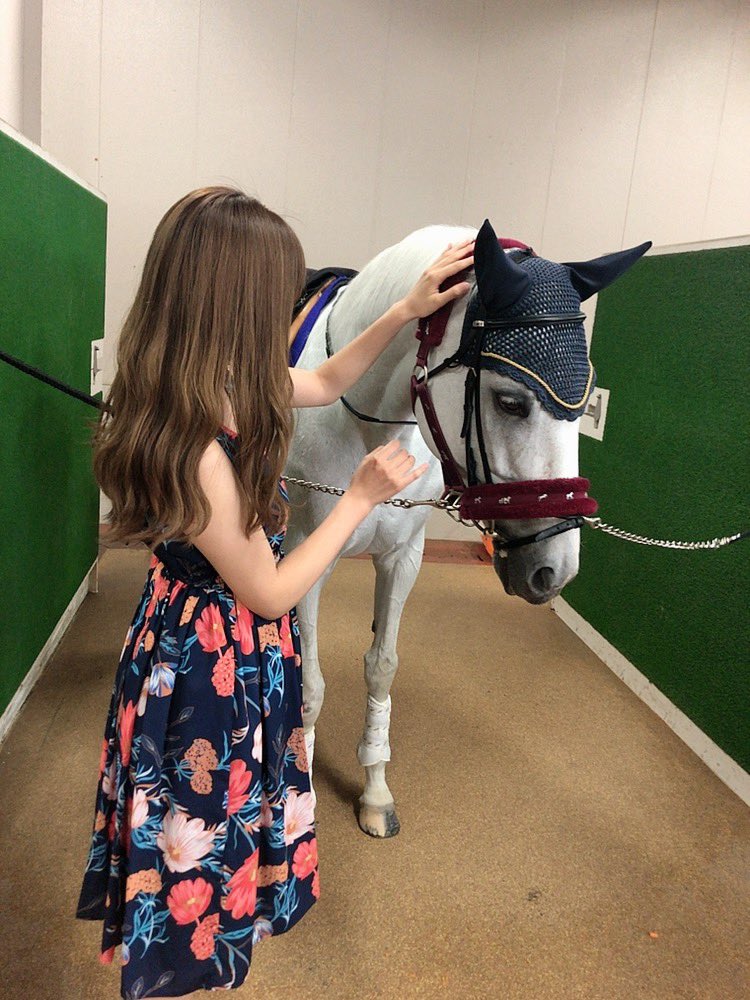 ◎ミュージアムマイル
〇レガレイラ
▲ダノンデサイル
△シンエンペラー

でいきたいと思います🐴
がんばれーっ✨

競馬場行かせてもらった時の写真出てきた🐴

#有馬記念