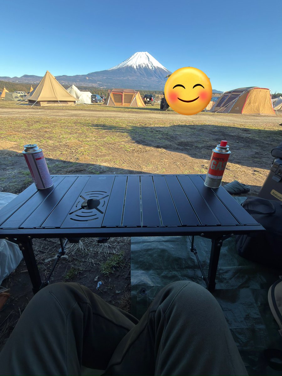 設営完了。
薪ストーブインストールで時間かかった

#キャンプ