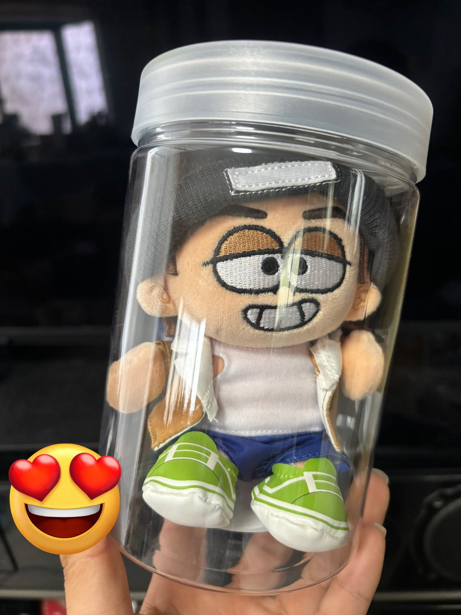 セリアで原DE嘉孝ぬいを保管するボトルと袖のある服買ってきた