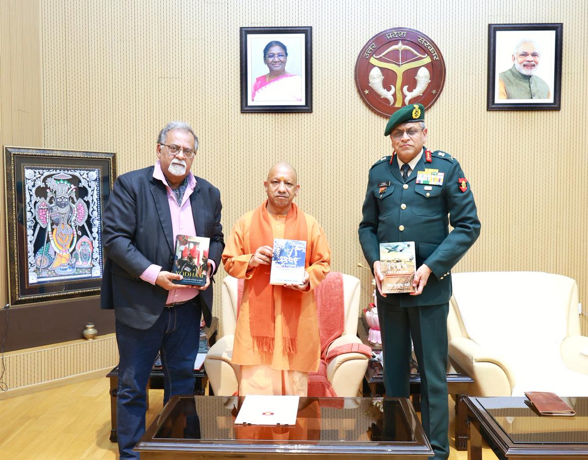 “𝗦𝘁𝗿𝗲𝗻𝗴𝘁𝗵𝗲𝗻𝗶𝗻𝗴 𝗣𝗮𝗿𝘁𝗻𝗲𝗿𝘀𝗵𝗶𝗽 𝗳𝗼𝗿 𝗮 𝗦𝗲𝗰𝘂𝗿𝗲, 𝗘𝗱𝘂𝗰𝗮𝘁𝗲𝗱 𝗮𝗻𝗱 𝗦𝘂𝘀𝘁𝗮𝗶𝗻𝗮𝗯𝗹𝗲 𝗙𝘂𝘁𝘂𝗿𝗲”

Lt Gen Anindya Sengupta, GOC-in-C #SuryaCommand, met the Hon’ble Chief Minister of #UttarPradesh for a constructive discussion on key areas of