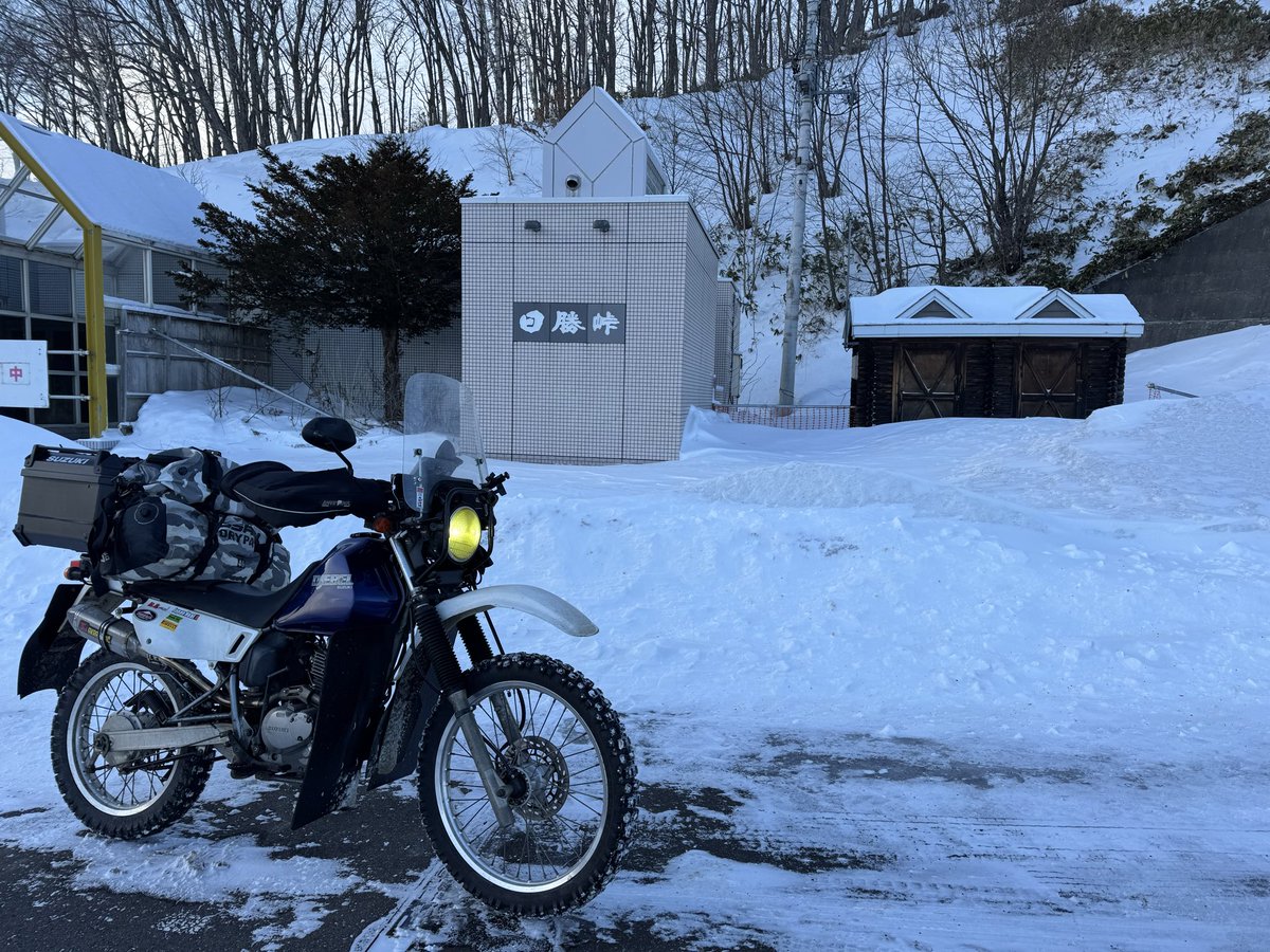 urushi420's tweet photo. 今年は雪多め
#日勝峠
#年越し宗谷岬 https://t.co/XCxBIY8J1H