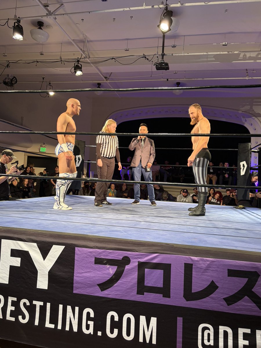 JoeyDefy's tweet photo. Main Event Time @proTWilliams v Timothy Thatcher #defyaeon https://t.co/TiJCkNNcbY