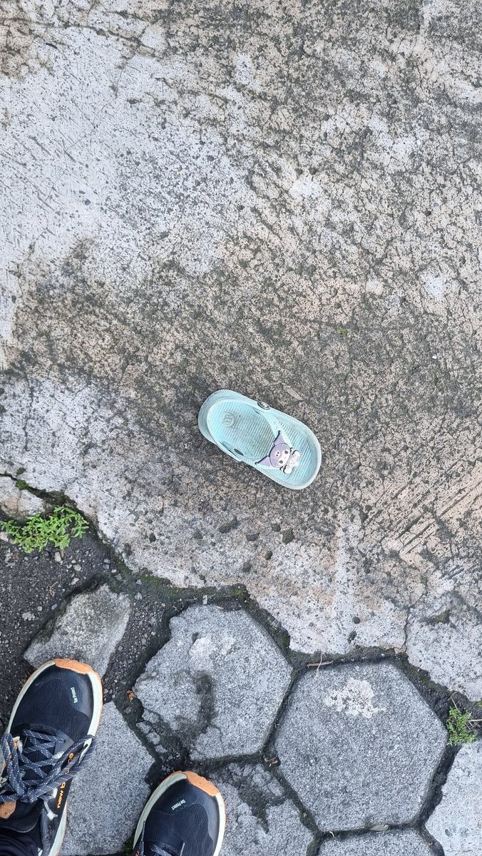 norative's tweet image. Lari pagi ketemu sepatu cinderella