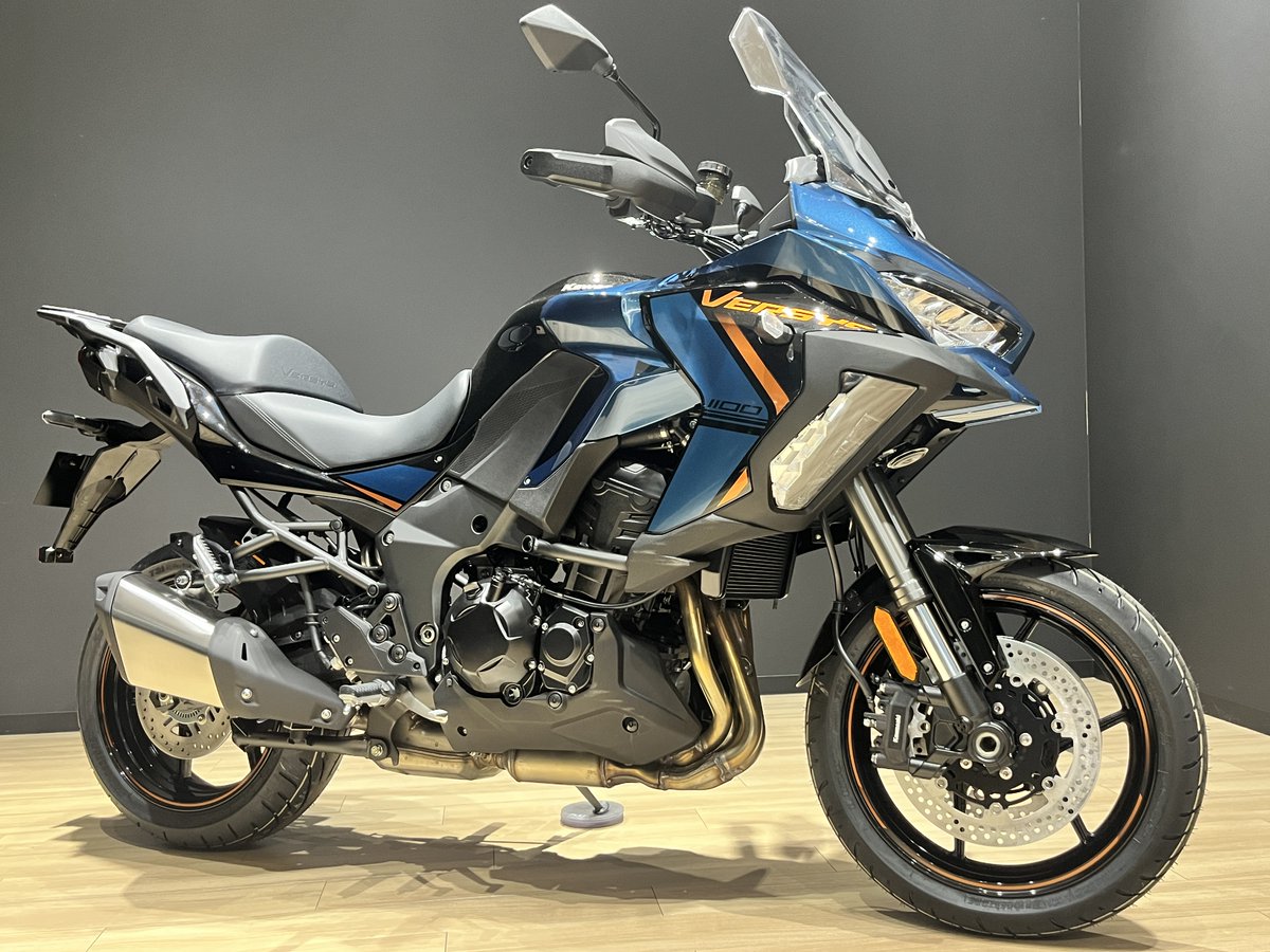 KPmatsudo's tweet image. 本日は在庫車両のご紹介です！
VERSYS 1100 SE は長距離ツーリングでも快適な旅ができる装備が満載です！
毎週末出かけたくなってしまいますね。
＃カワサキ ＃VERSYS ＃VERSYS1100SE