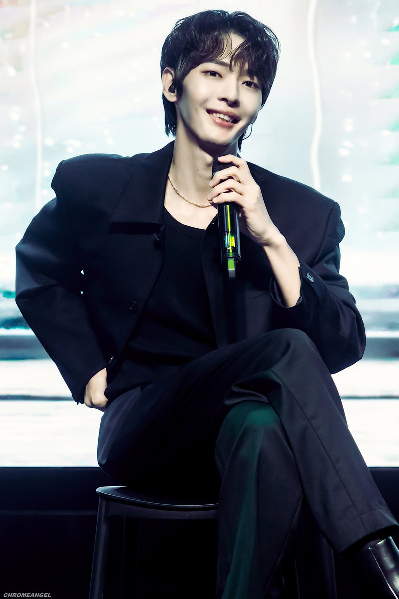 KBteeth's tweet image. cr. chrOme000angel