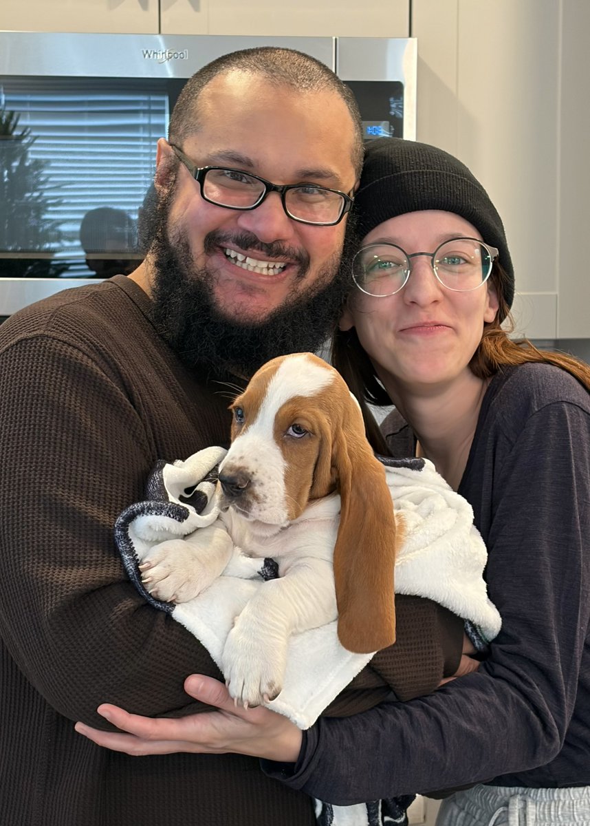 Strongislandni2's tweet image. First family photo with our newest little love ♥️ Meet Jimmy Jam 🐶
#PuppyLove #dogsofX